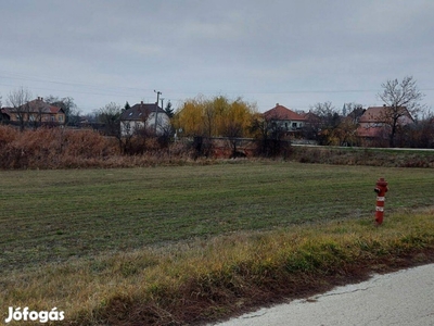 Besenyszögön Csok-ra alkalmas telek és házterv eladó