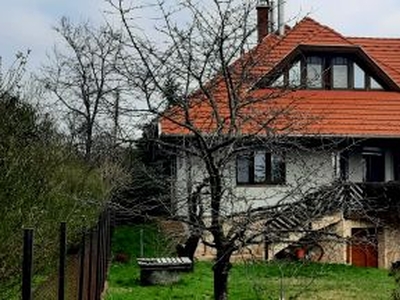 Eladó Ház, Fejér megye Sukoró Erdő közeli, 2 generációs családi ház, Velencei tavi panorámával!
