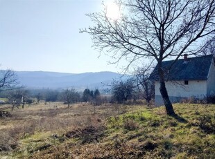 Eladó telek Lesencefalu