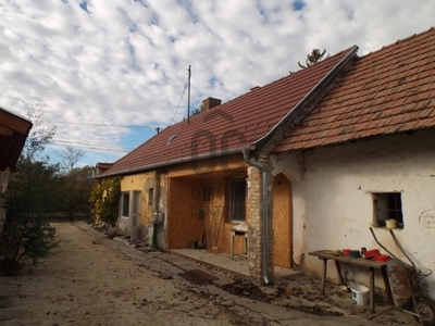 Eladó családi ház Kemeneshőgyész