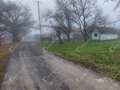 Eladó mezogazdasagi ingatlan Bak