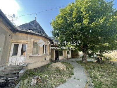 Eladó Ház, Bács-Kiskun megye, Izsák - Izsák főutcáján kiváló lokációban ház vagy üzlethelyiség