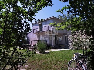 Eladó családi ház Szigetmonostor, Dunától 200 méterre