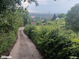 Eladó faház Tatabányán.