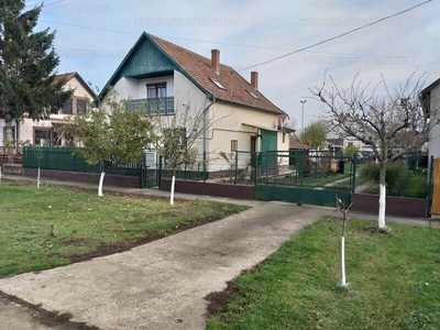 Eladó családi ház - Berekfürdő, Gárdonyi Géza utca