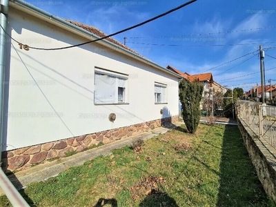 Eladó családi ház - Pécs, Bogár dűlő