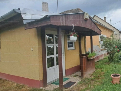 Eladó családi ház - Pér, Győr-Moson-Sopron megye