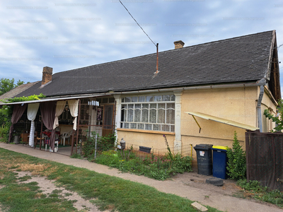 Eladó családi ház - Tápiószentmárton, Pest megye