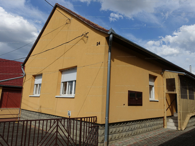 Eladó családi ház - Györe, Petőfi Sándor utca