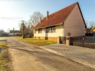 Eladó egyéb vendéglátó egység - Harkány, Szegfű tér