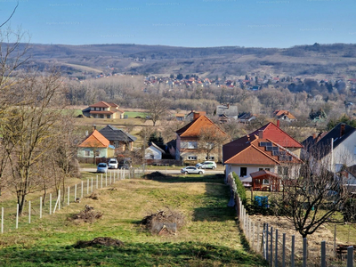 Eladó lakóövezeti telek - Tényő, Rigácsi utca