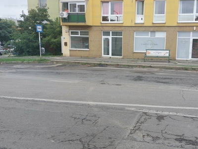 Kiadó utcai bejáratos üzlethelyiség - Pécs, Petőfi Sándor utca 8.