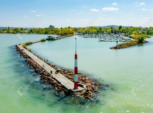 Eladó téglalakás Balatonlelle