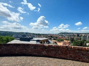 Eladó téglalakásBudapest, I. kerület, Tóth Árpád sétány, földszint