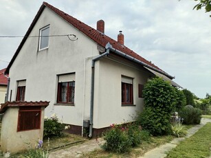 Eladó családi házBalatonberény