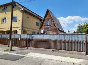 Eladó családi házBudapest, XV. kerület, Zrínyi utca