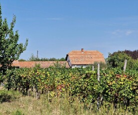 Eladó átlagos állapotú ipari ingatlan - Eger