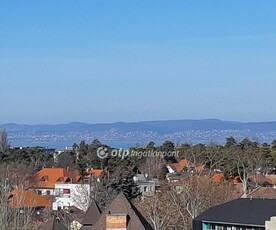 Eladó átlagos állapotú panel lakás - Siófok