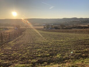 Eladó telek Balatoncsicsó