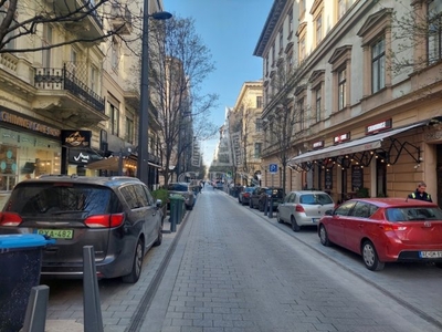Eladó téglalakásBudapest, V. kerület, Belváros, Sas utca, 2. emelet