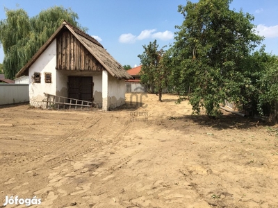 Kerekestelepen, a Szávay Gyula utca mellett, 723 nm-es telek eladó!