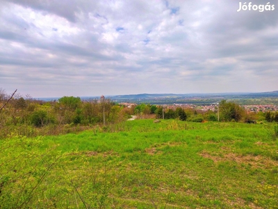 Panorámás építési telek Esztergomban