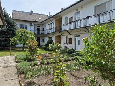 Eladó átlagos állapotú lakás - Budapest XX. kerület