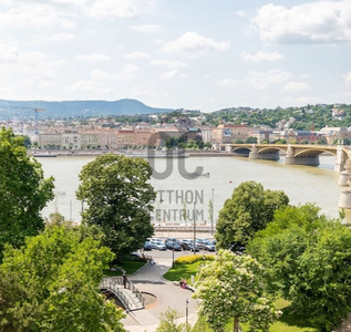 Eladó felújítandó lakás - Budapest V. kerület