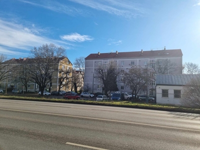 Eladó ipari ingatlan - Pécs