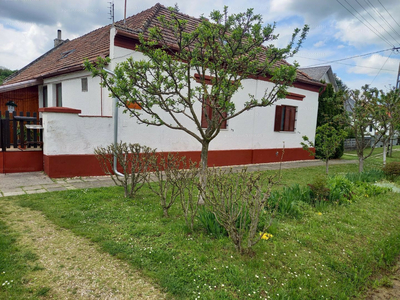 Eladó családi ház - Bakonyjákó, Rákóczi Ferenc utca