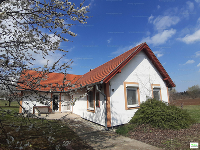 Eladó családi ház - Balatonberény, Somogy megye