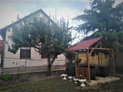 Eladó családi ház - Csongrád, Erzsébet utca