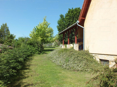 Eladó családi ház - Győrújbarát, Kossuth utca