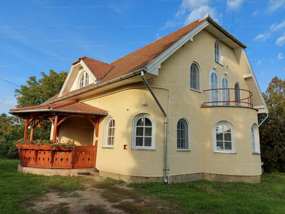 Eladó családi ház - Heves, Dobó István utca