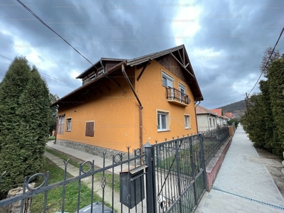 Eladó családi ház - Kismaros, Liliom utca