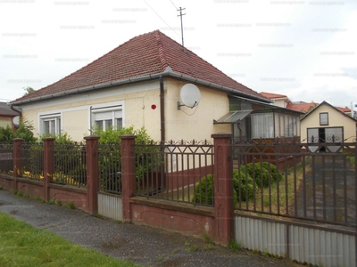 Eladó családi ház - Kisvárda, Belváros