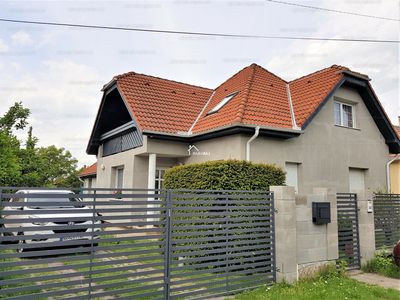 Eladó családi ház - Mosonmagyaróvár, Árpád utca