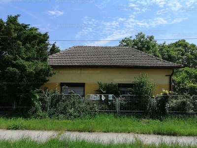 Eladó családi ház - Nagyszénás, Orosházi út