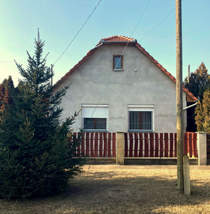 Eladó családi ház - Petőfiszállás, Erkel Ferenc utca 27.