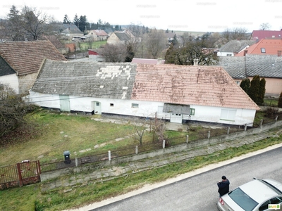 Eladó családi ház - Szentgál, Malom utca