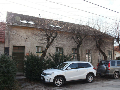 Eladó családi ház - Tata, Sport utca 15.