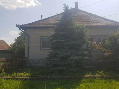 Eladó családi ház - Tiszanána, Zrínyi Miklós út