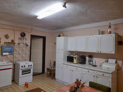 Eladó családi ház - Üllés, Csongrád-Csanád megye