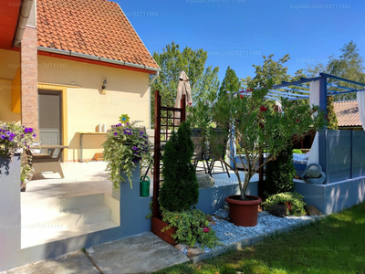 Eladó családi ház - Zsombó, Gárdonyi Géza utca