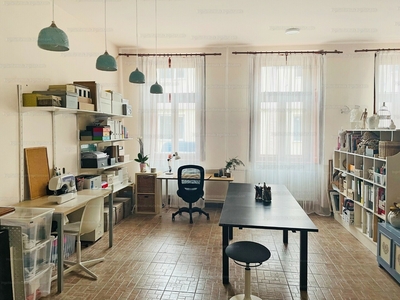 Eladó családi házban iroda - Sárospatak, Belváros