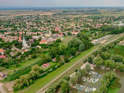 Eladó egyéb vendéglátó egység - Poroszló, József Attila út