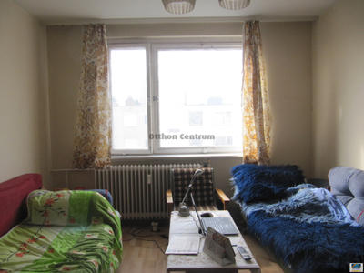 Eladó felújítandó panel lakás - Debrecen
