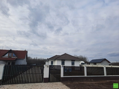 Eladó ikerház - Csévharaszt, Deák Ferenc utca