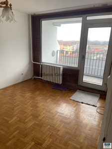 Eladó jó állapotú panel lakás - Budapest XVII. kerület
