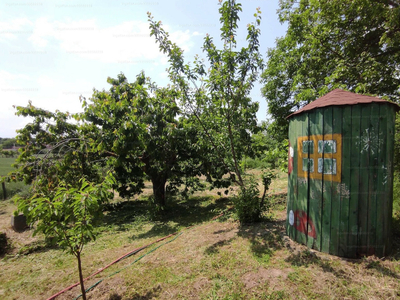 Eladó lakóövezeti telek - Fadd, Templom utca 63.